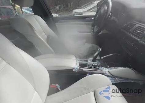 2013 BMW X6 xDrive35I z USA, uszkodzony, nr VIN 5UXFG2C50DL785177